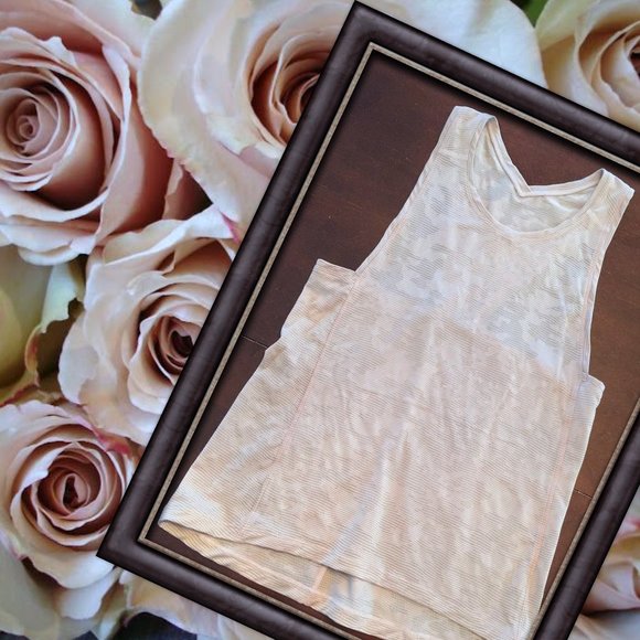 🌸🌞🌸  Pretty Lululemon Run for Days Tank in Camo Nude Pink - Picture 1 of 7
